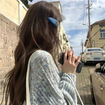 千钧。一发